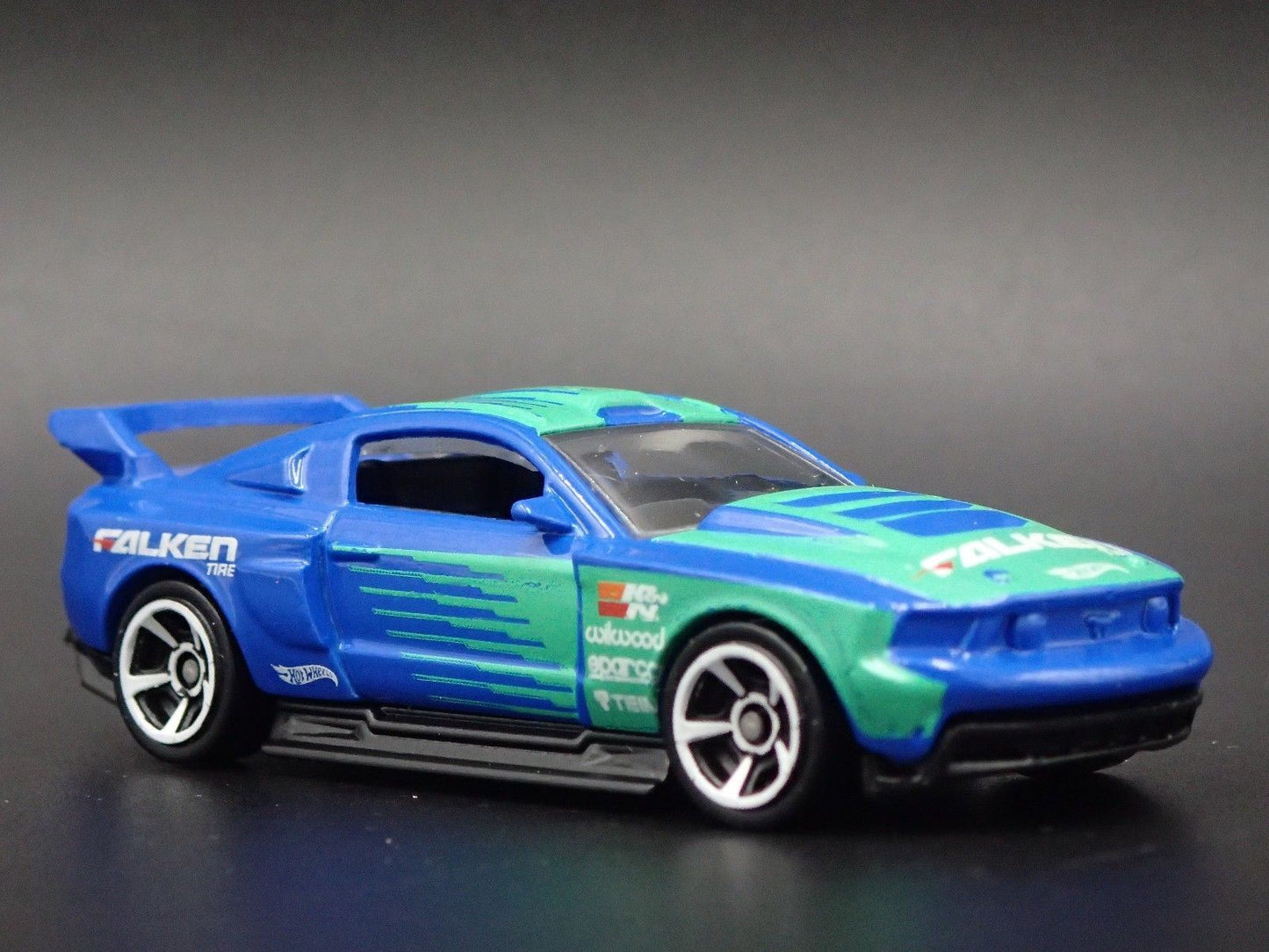 2012 12 FORD MUSTANG FALKEN RACE CAR RARE 1:64 SCALE DIORAMA DIECAST MODEL CAR