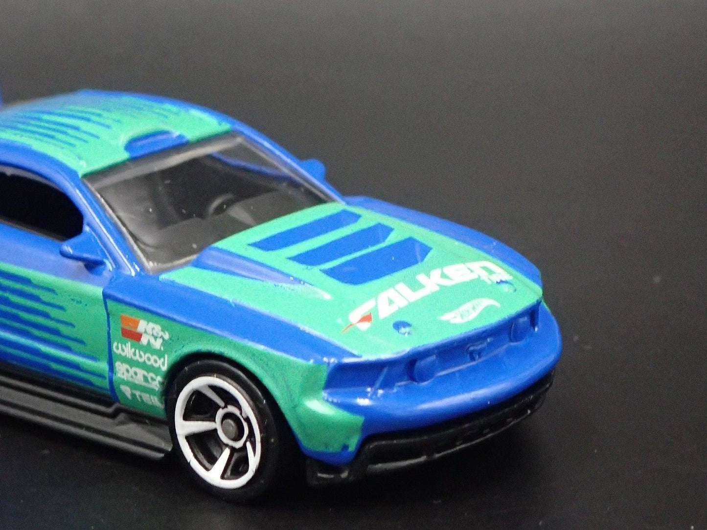 2012 12 FORD MUSTANG FALKEN RACE CAR RARE 1:64 SCALE DIORAMA DIECAST MODEL CAR