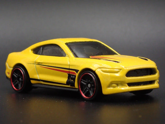 2015-2023 FORD MUSTANG GT 5.0 1/64 SCALE COLLECTIBLE DIORAMA DIECAST MODEL CAR