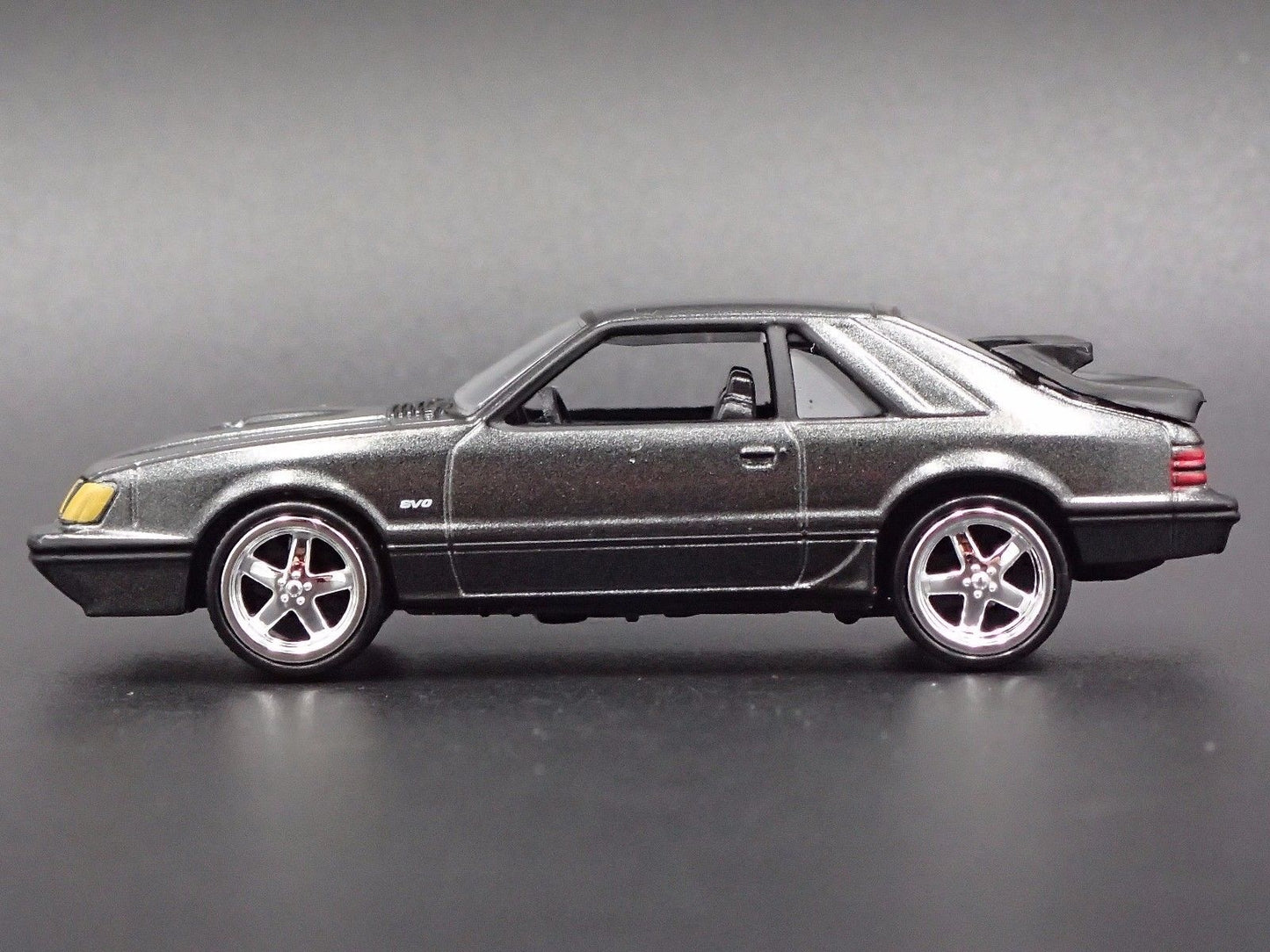 1984 84 FORD MUSTANG SVO FOX BODY GRAY 1/64 SCALE DIORAMA DIECAST MODEL CAR