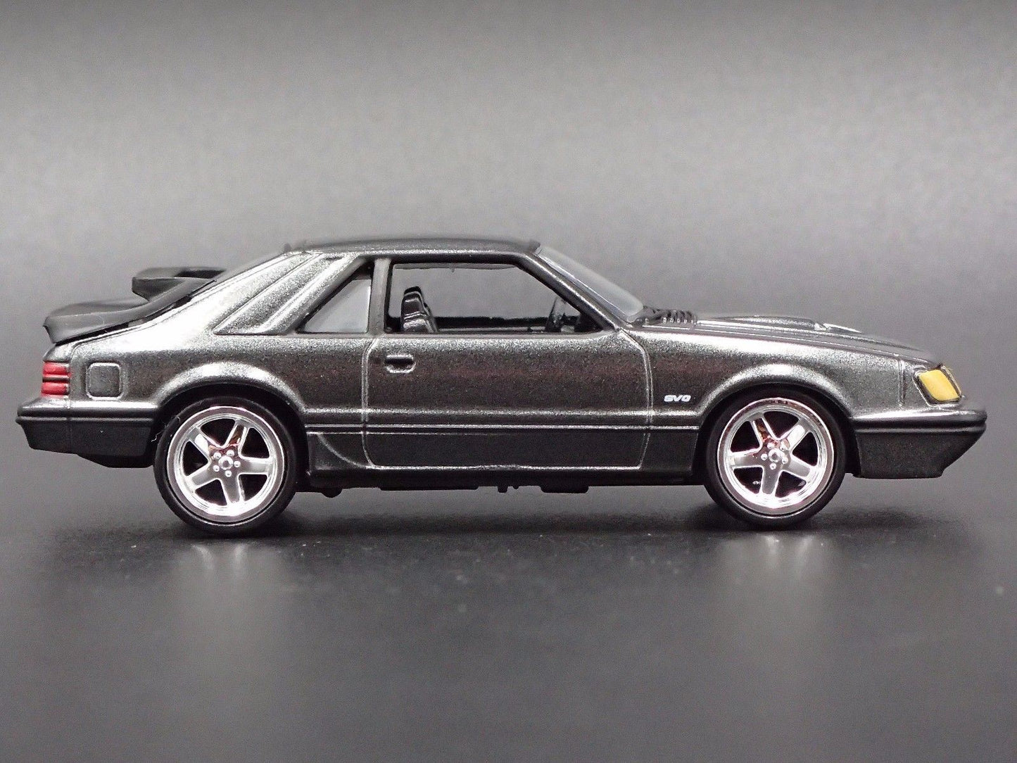 1984 84 FORD MUSTANG SVO FOX BODY GRAY 1/64 SCALE DIORAMA DIECAST MODEL CAR
