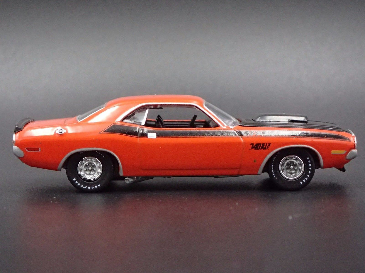 1970 Dodge Challenger T/A 340 Six Pack RARE 1/64 DIORAMA DIECAST MODEL CAR-Burning Rubber Toy Company
