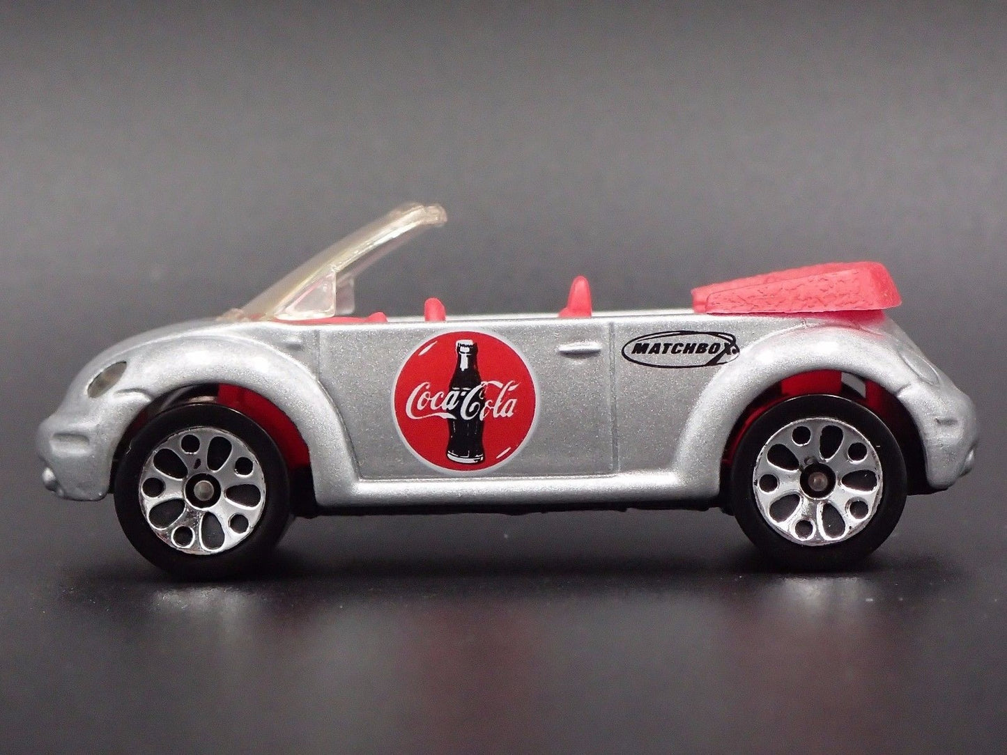 1998-2011 VW VOLKSWAGEN BEETLE BUG CONVERTIBLE COCA COLA 1:64 DIECAST MODEL CAR