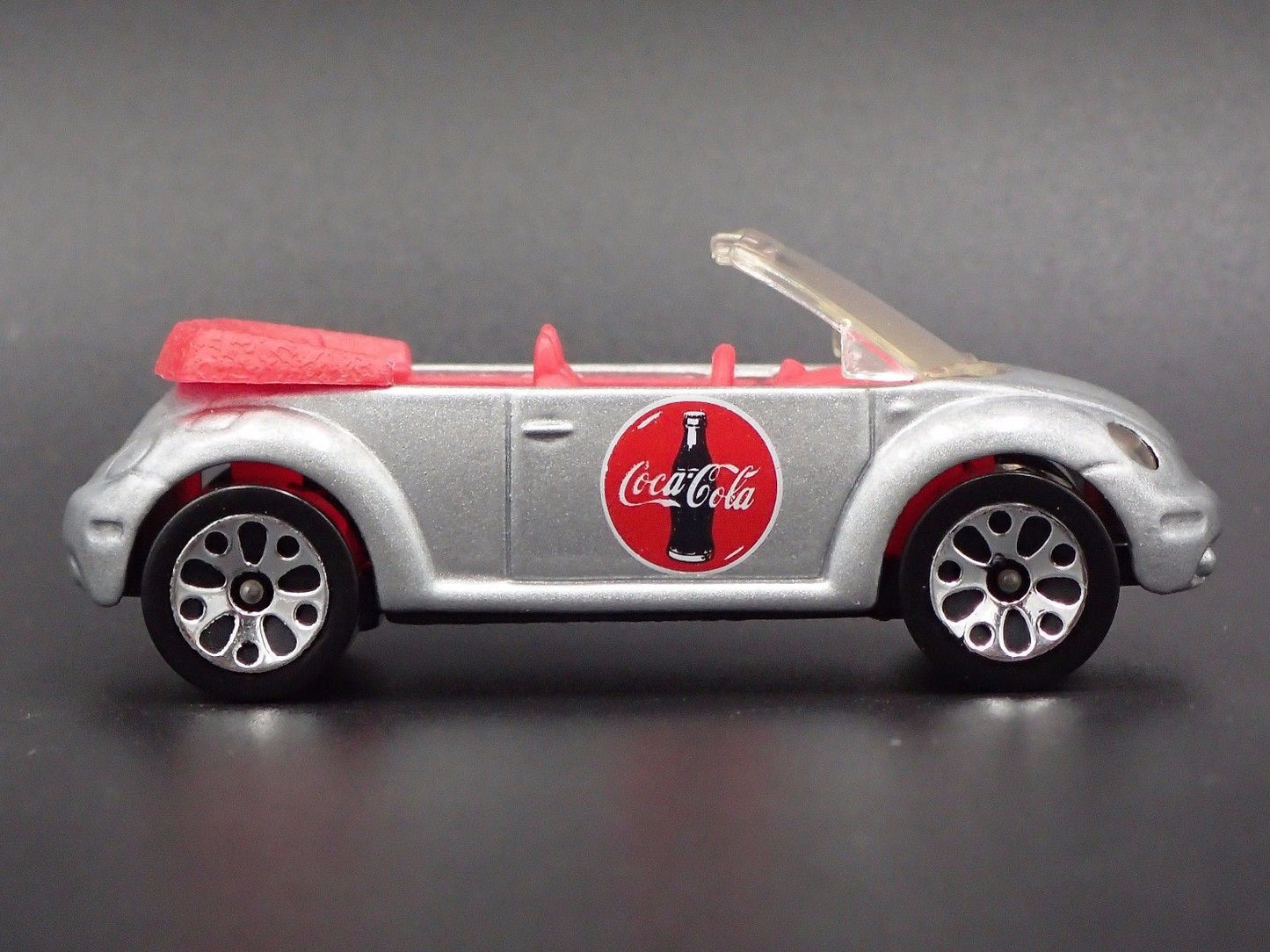1998-2011 VW VOLKSWAGEN BEETLE BUG CONVERTIBLE COCA COLA 1:64 DIECAST MODEL CAR