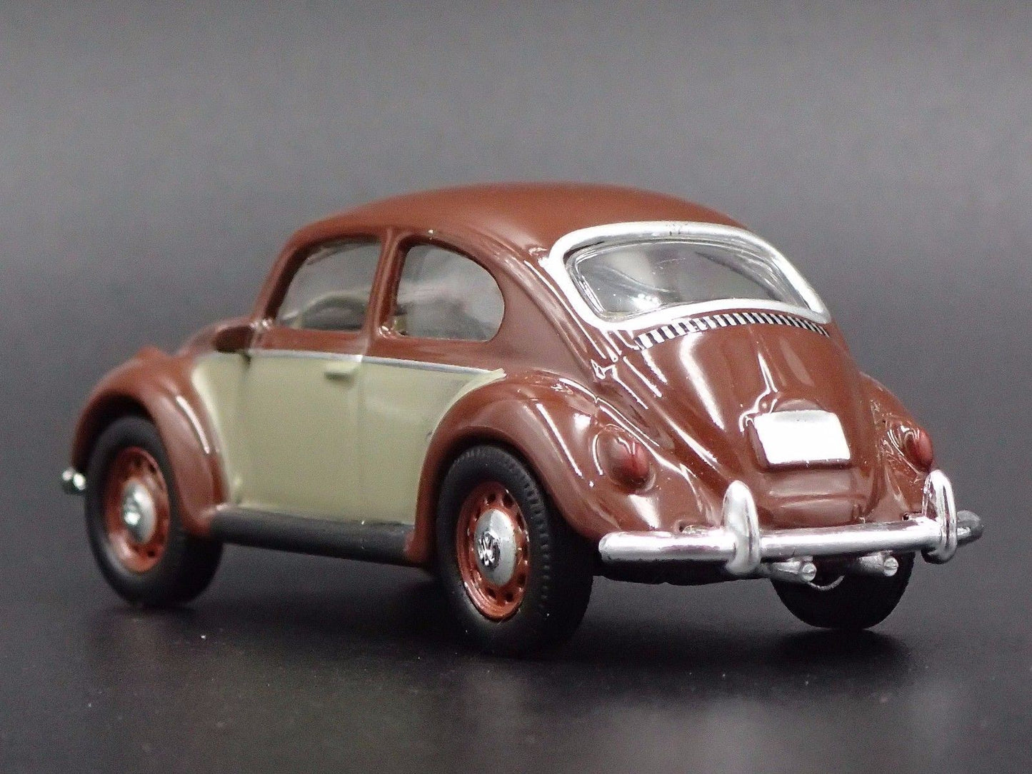 1960-1967 VW VOLKSWAGEN CLASSIC BEETLE BUG 1:64 SCALE DIORAMA DIECAST MODEL CAR