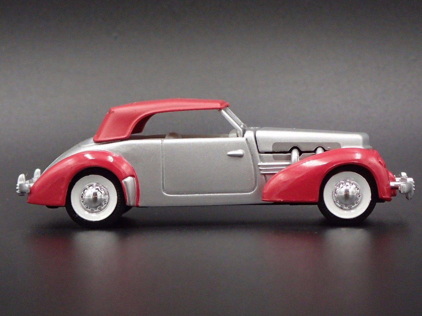 1937 CORD 812 SUPERCHARGED CONVERTIBLE RARE 1:64 SCALE LIMITED DIECAST MODEL CAR