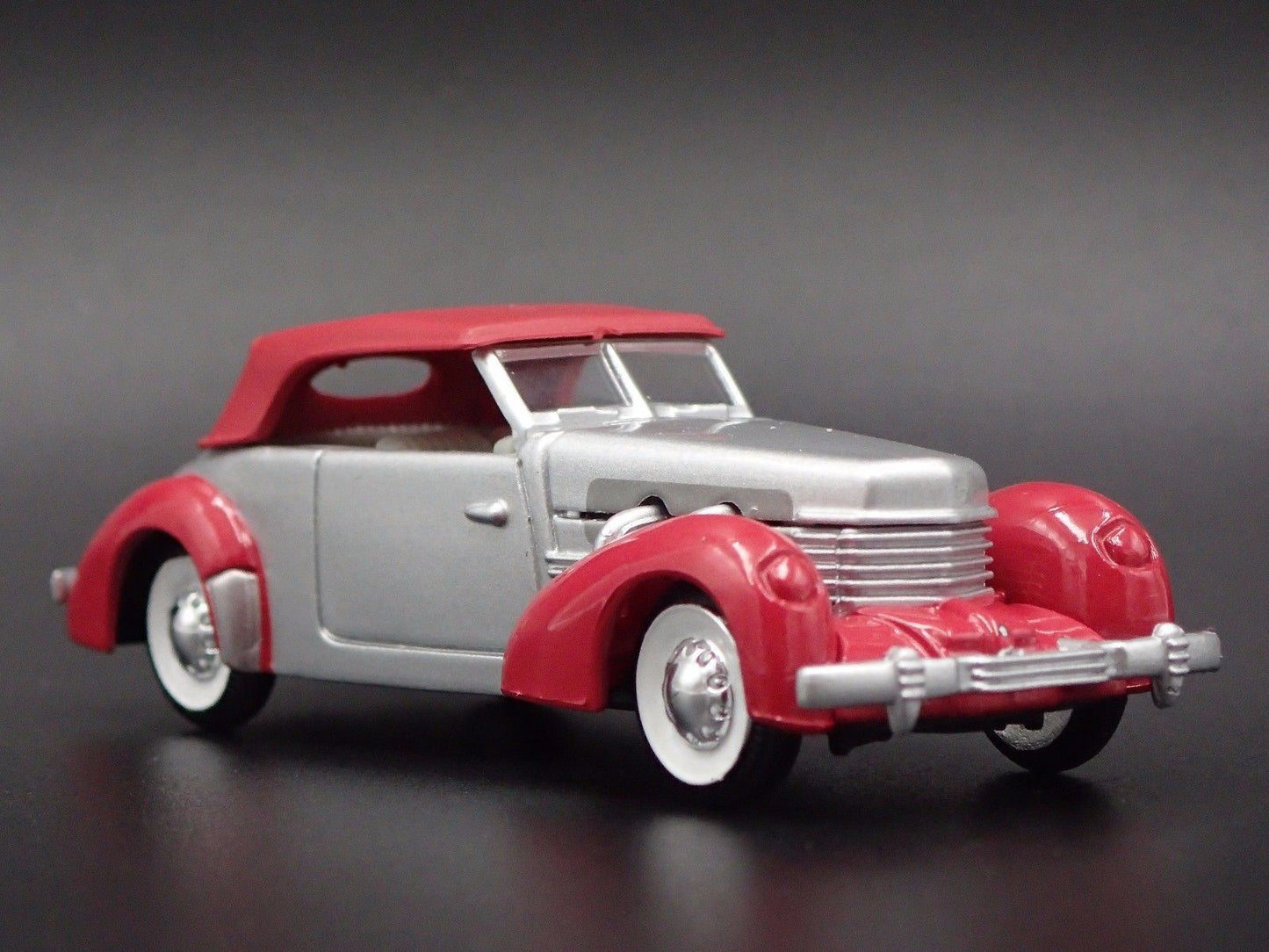 1937 CORD 812 SUPERCHARGED CONVERTIBLE RARE 1:64 SCALE LIMITED DIECAST MODEL CAR