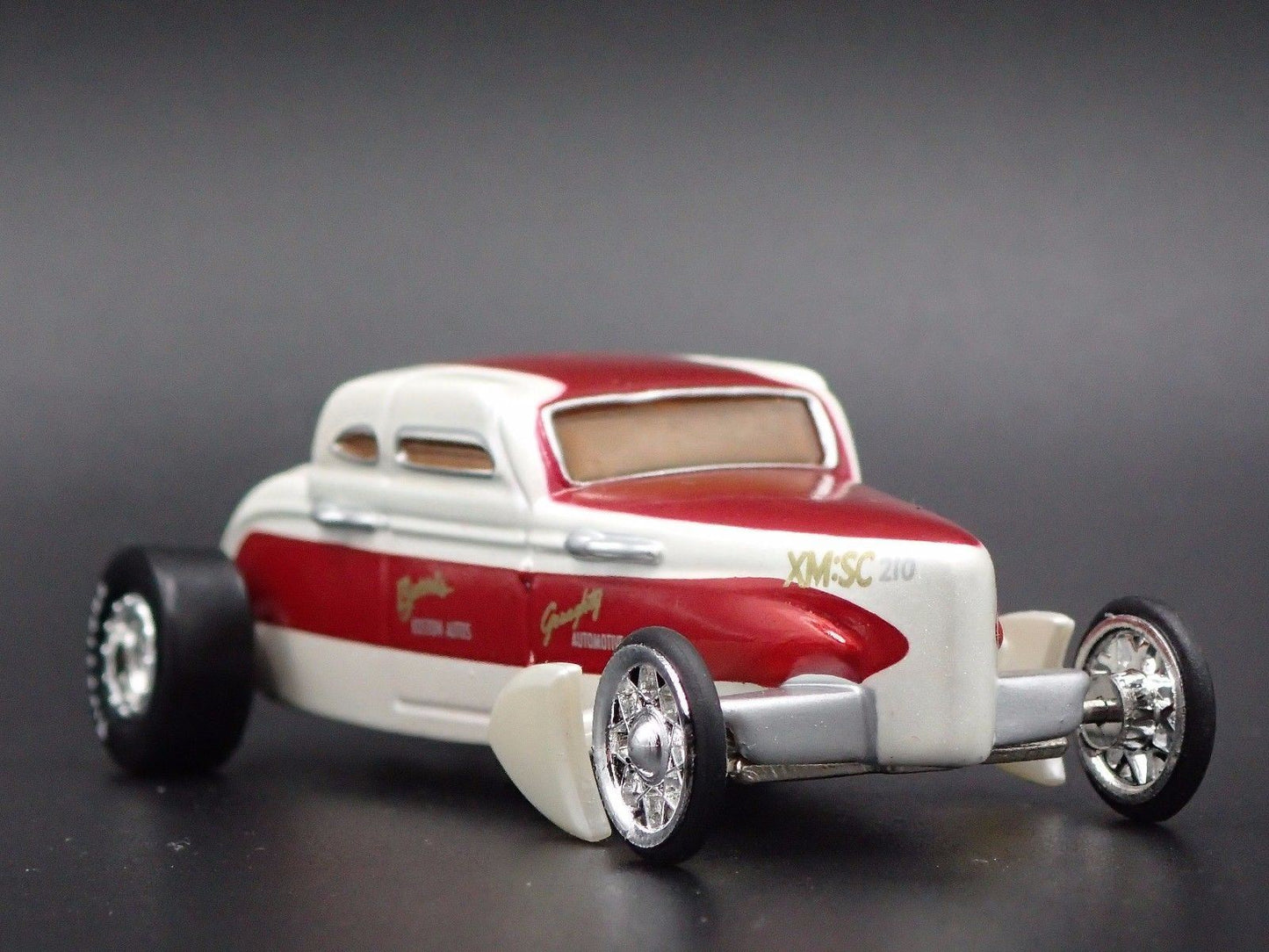 PONTIAC BONNEVILLE SPEED COUPE RARE 1:64 SCALE DIORAMA DIECAST MODEL CAR
