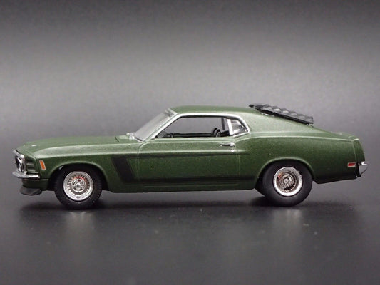 1970 70 FORD MUSTANG GRABBER FASTBACK GREEN 1:64 SCALE DIORAMA DIECAST MODEL CAR