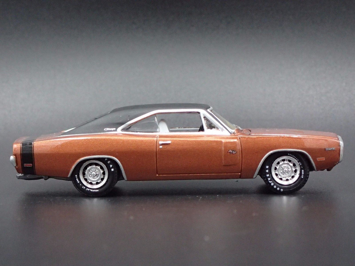 1970 DODGE CHARGER R/T HEMI RARE 1:64 COLLECTIBLE DIORAMA DIECAST MODEL CAR-Burning Rubber Toy Company