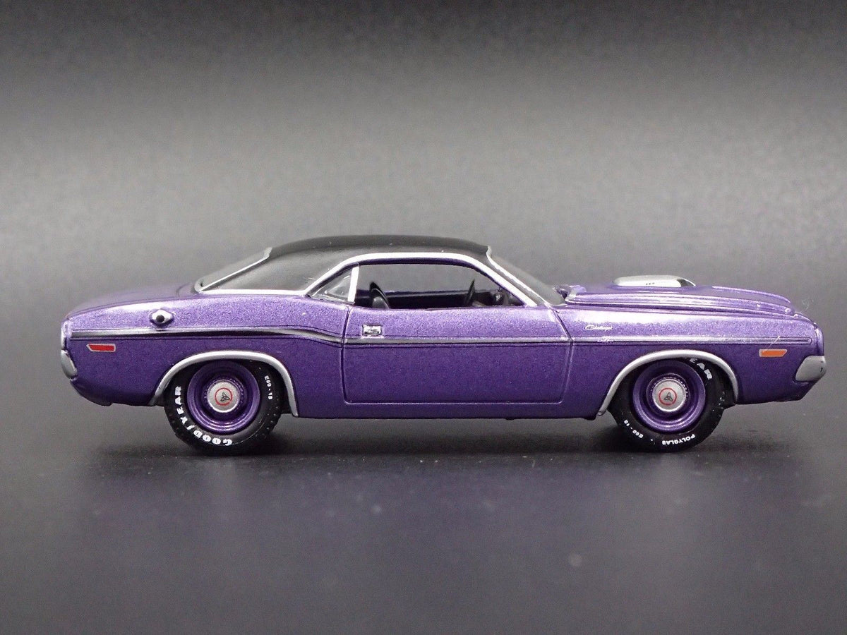 1970 DODGE CHALLENGER R/T HEMI RARE 1:64 COLLECTIBLE DIORAMA DIECAST MODEL CAR-Burning Rubber Toy Company