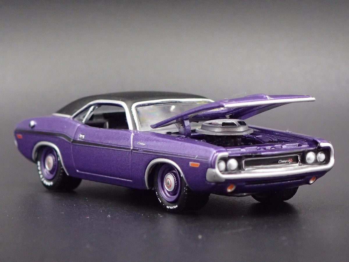 1970 DODGE CHALLENGER R/T HEMI RARE 1:64 COLLECTIBLE DIORAMA DIECAST MODEL CAR-Burning Rubber Toy Company