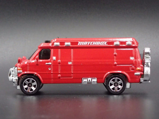 1995 95 CHEVY CHEVROLET VAN W/ MOTORCYCLE 1:64 SCALE DIORAMA DIECAST MODEL CAR-Burning Rubber Toy Company