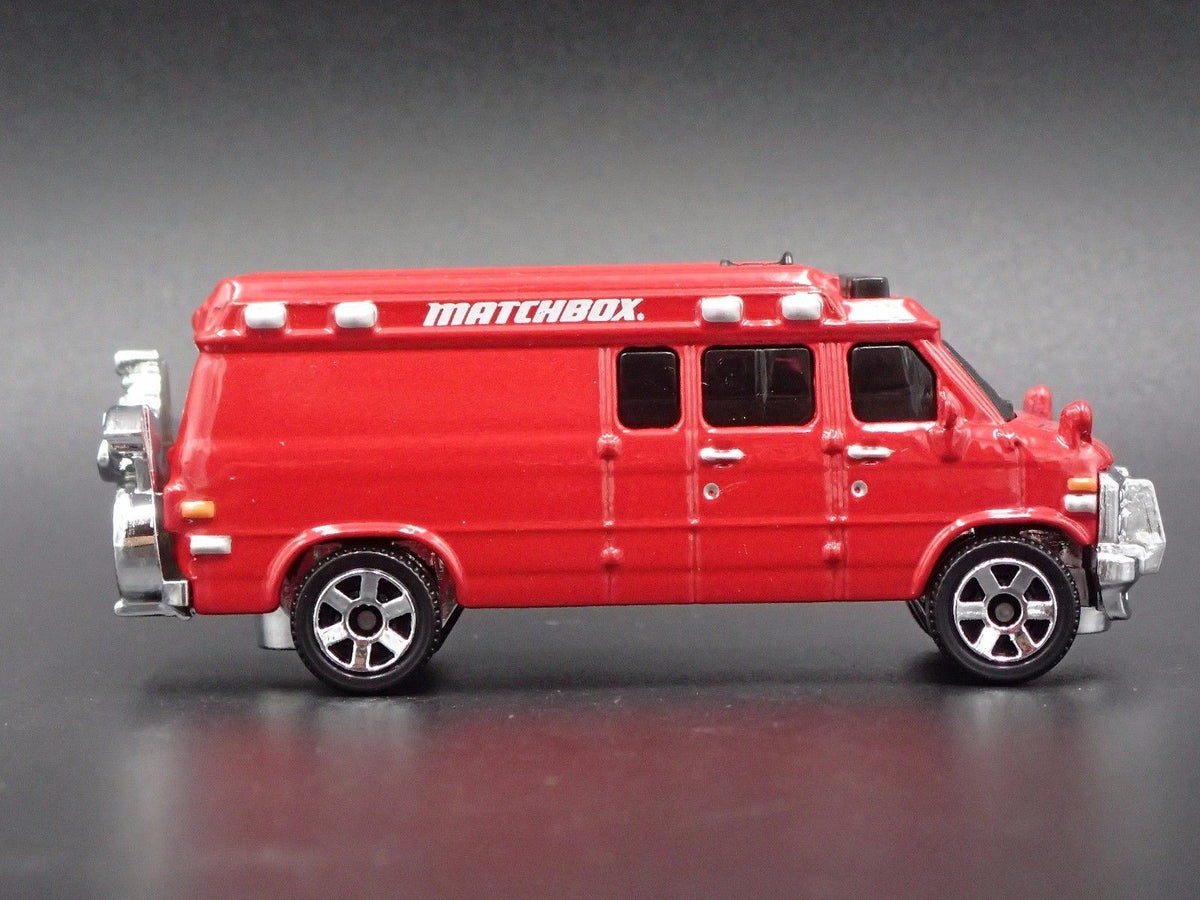 1995 95 CHEVY CHEVROLET VAN W/ MOTORCYCLE 1:64 SCALE DIORAMA DIECAST MODEL CAR-Burning Rubber Toy Company