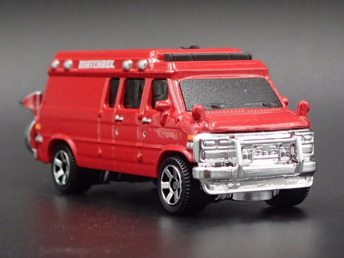 1995 95 CHEVY CHEVROLET VAN W/ MOTORCYCLE 1:64 SCALE DIORAMA DIECAST MODEL CAR-Burning Rubber Toy Company