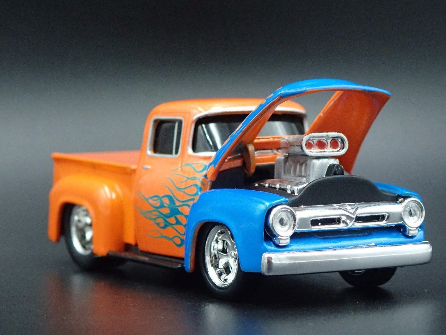 1956 56 FORD F100 PICKUP TRUCK 1:64 SCALE COLLECTIBLE DIORAMA DIECAST MODEL CAR