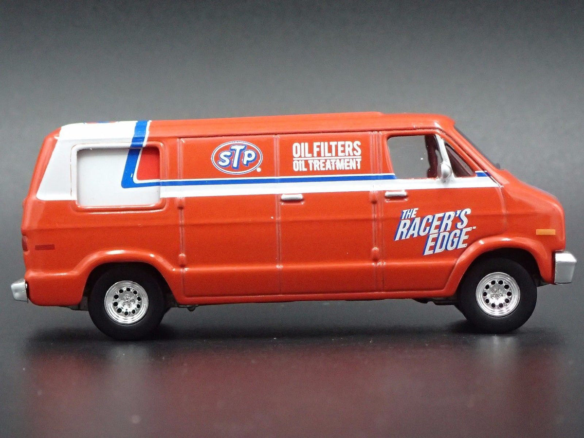 1976 76 DODGE B100 VAN STP OIL 1:64 SCALE COLLECTIBLE DIORAMA DIECAST MODEL CAR-Burning Rubber Toy Company