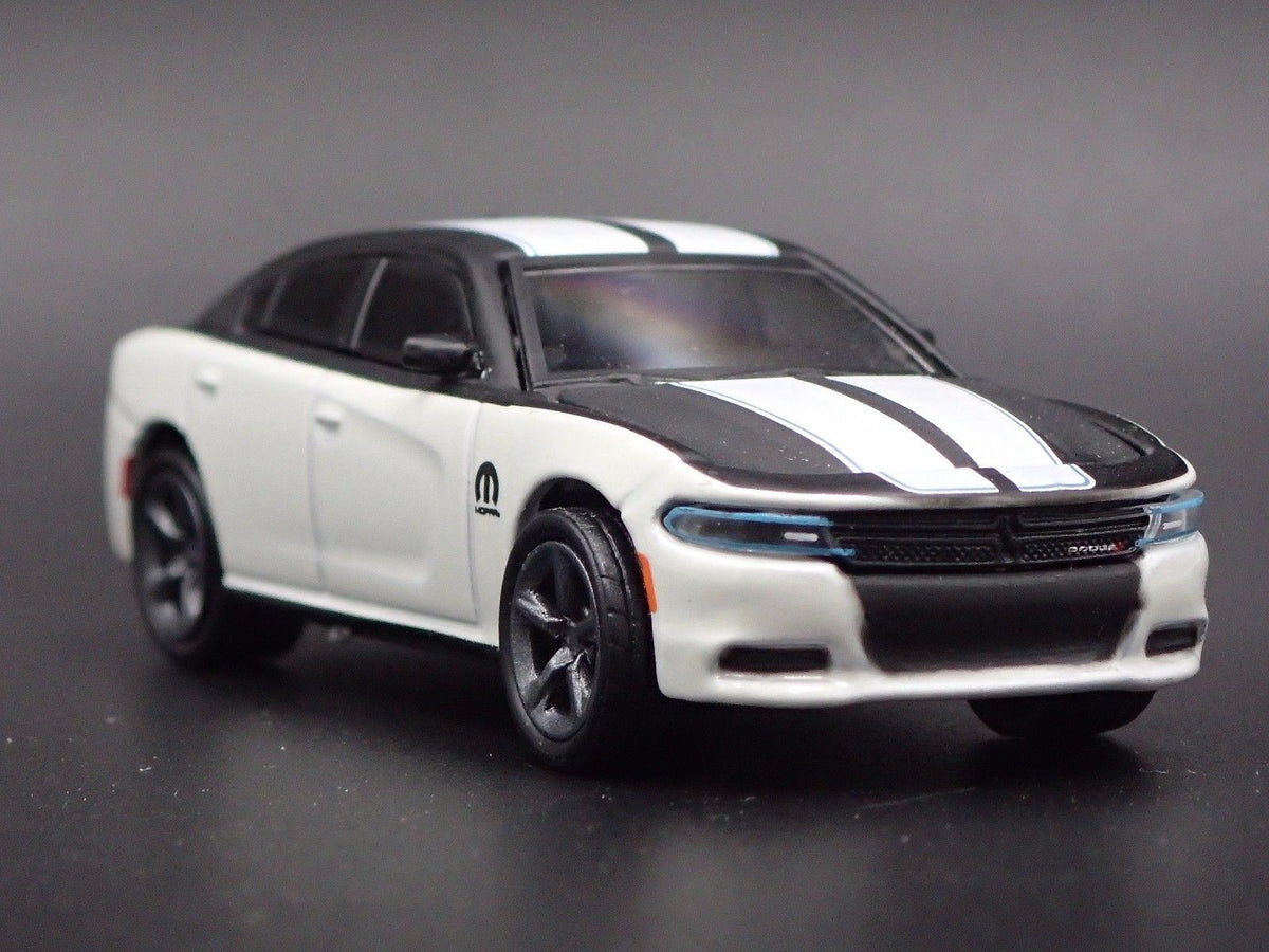 2017 DODGE CHARGER MOPAR RARE 1:64 COLLECTIBLE DIORAMA DIECAST MODEL CAR-Burning Rubber Toy Company