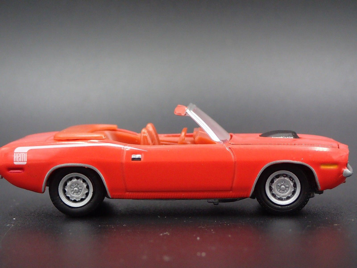 1970 70 PLYMOUTH HEMI CUDA CONVERTIBLE RARE 1/64 SCALE DIORAMA DIECAST MODEL CAR