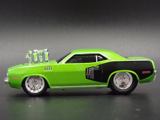 1971 71 PLYMOUTH HEMI CUDA 440 GREEN RARE 1:64 SCALE DIORAMA DIECAST MODEL CAR