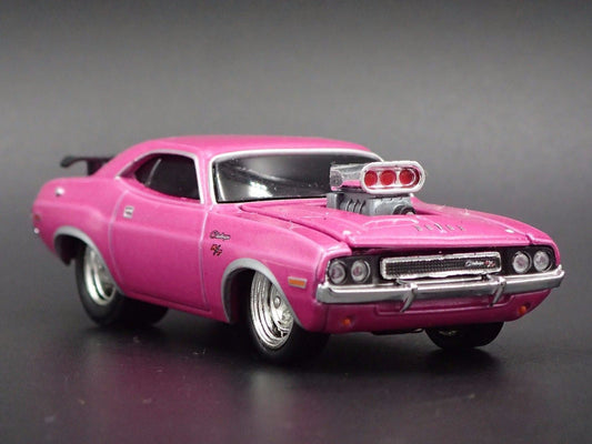 1970 70 DODGE CHALLENGER R/T 1:64 SCALE COLLECTIBLE DIORAMA DIECAST MODEL CAR