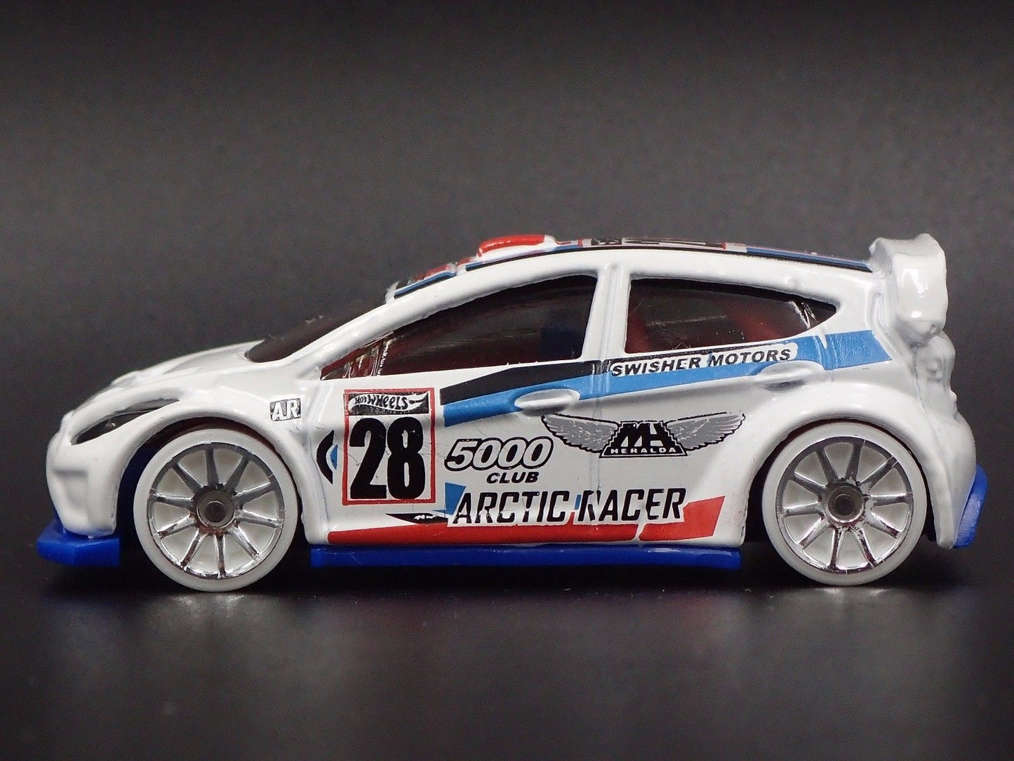 2009 - 2017 FORD FIESTA WHITE 1:64 SCALE COLLECTIBLE DIORAMA DIECAST MODEL CAR