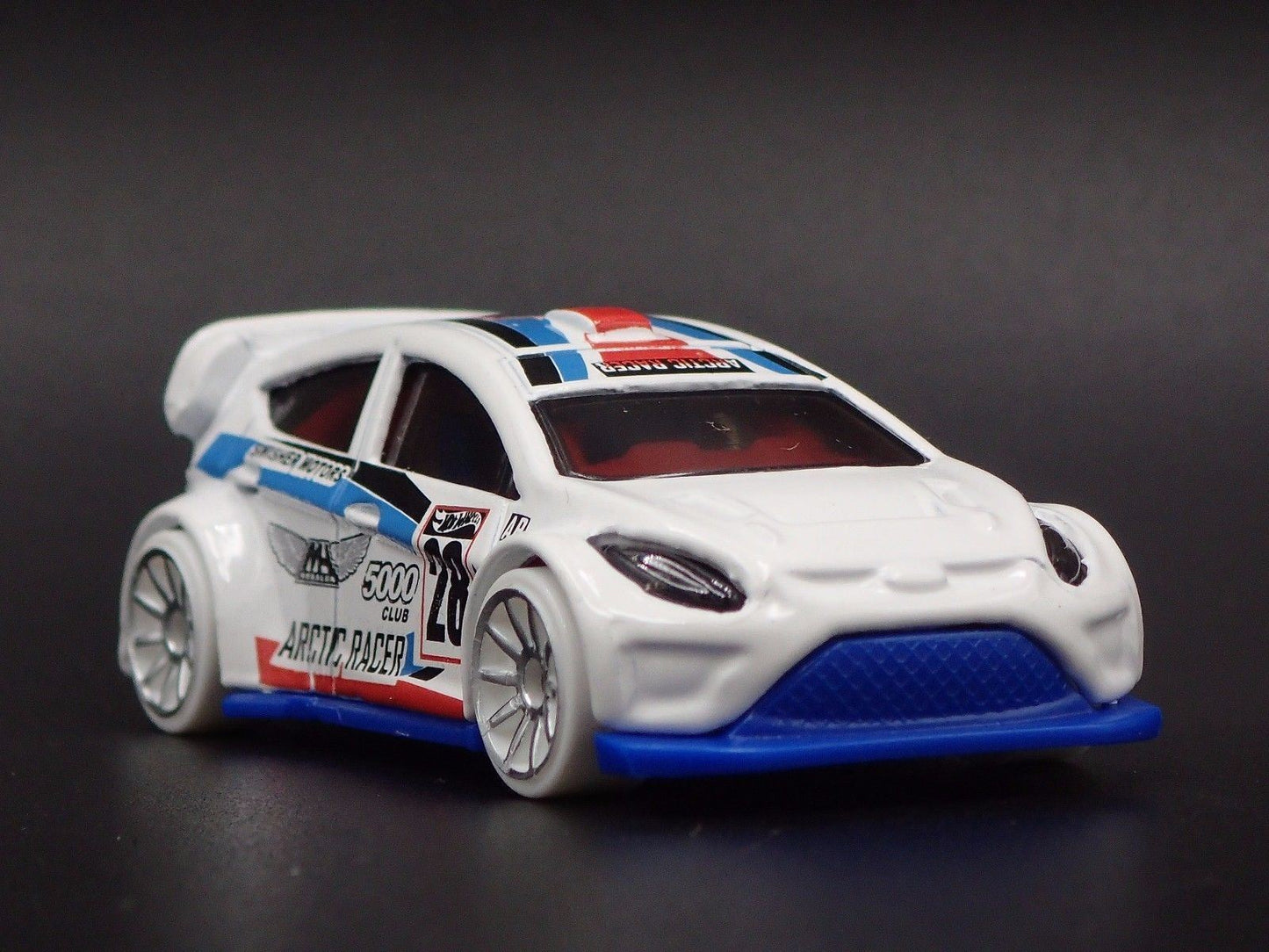 2009 - 2017 FORD FIESTA WHITE 1:64 SCALE COLLECTIBLE DIORAMA DIECAST MODEL CAR