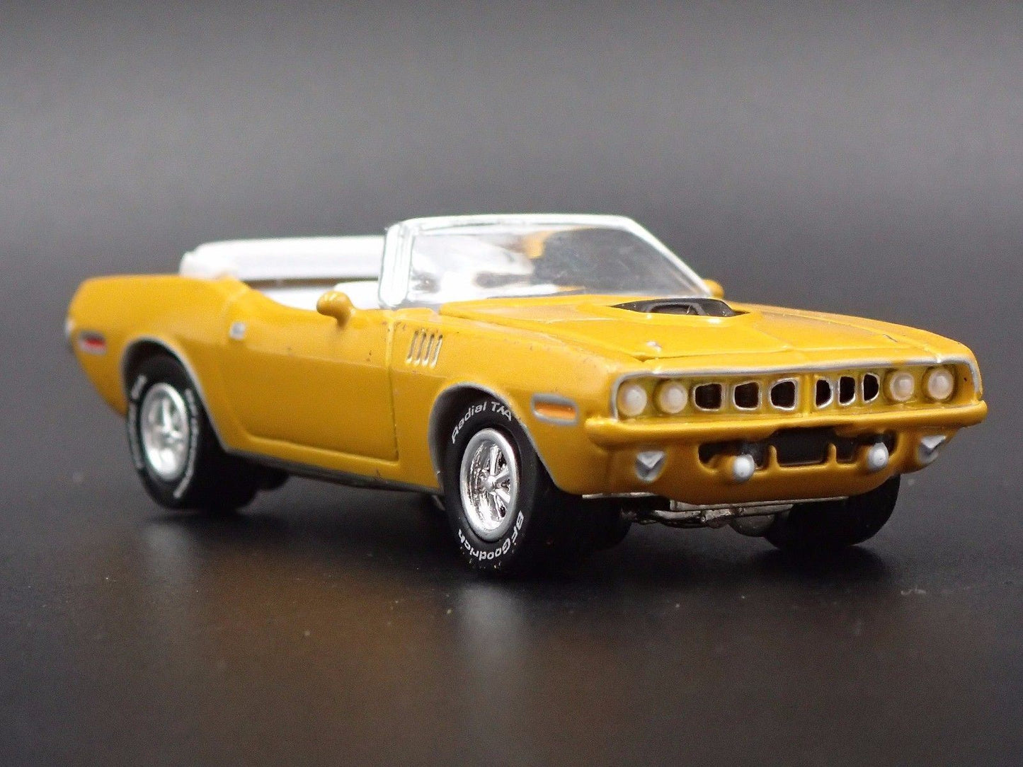 1971 71 PLYMOUTH HEMI CUDA CONVERTIBLE NASH BRIDGES 1/64 SCALE DIECAST MODEL CAR