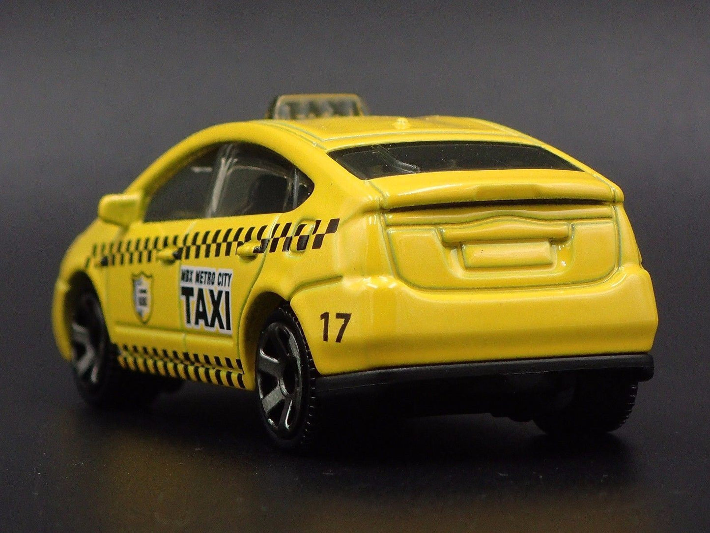 2003-2008 TOYOTA PRIUS TAXI YELLOW 1/64 SCALE COLLECTIBLE DIORAMA DIECAST MODEL