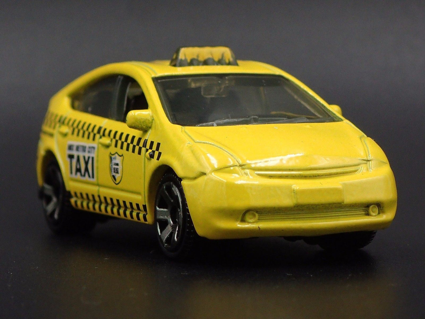 2003-2008 TOYOTA PRIUS TAXI YELLOW 1/64 SCALE COLLECTIBLE DIORAMA DIECAST MODEL