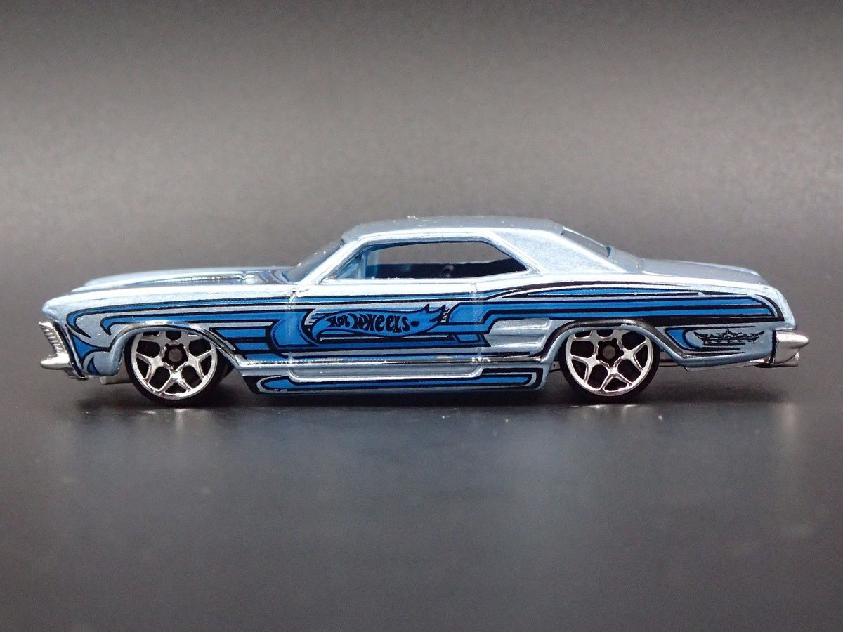 1964 64 BUICK RIVIERA BLUE 1:64 SCALE COLLECTIBLE DIORAMA DIECAST MODEL CAR-Burning Rubber Toy Company