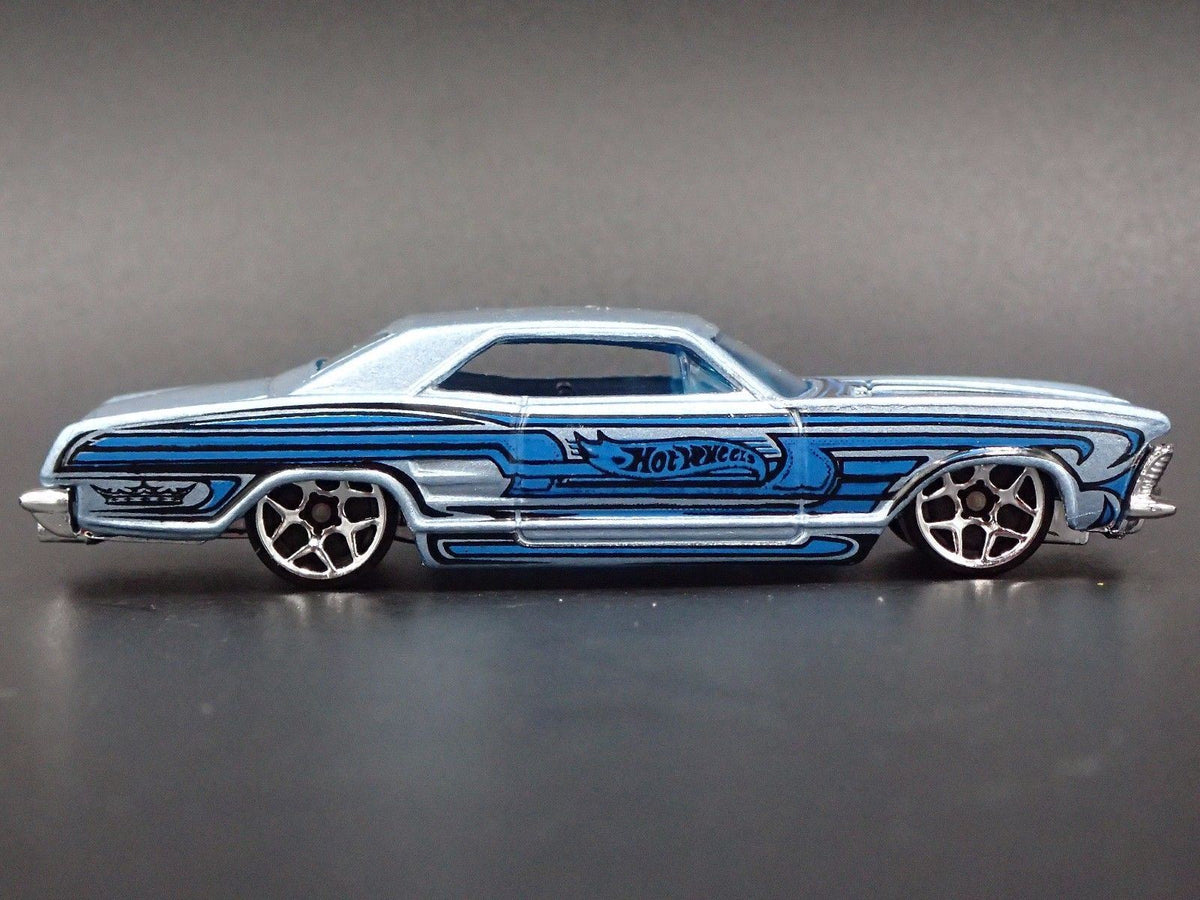 1964 64 BUICK RIVIERA BLUE 1:64 SCALE COLLECTIBLE DIORAMA DIECAST MODEL CAR-Burning Rubber Toy Company