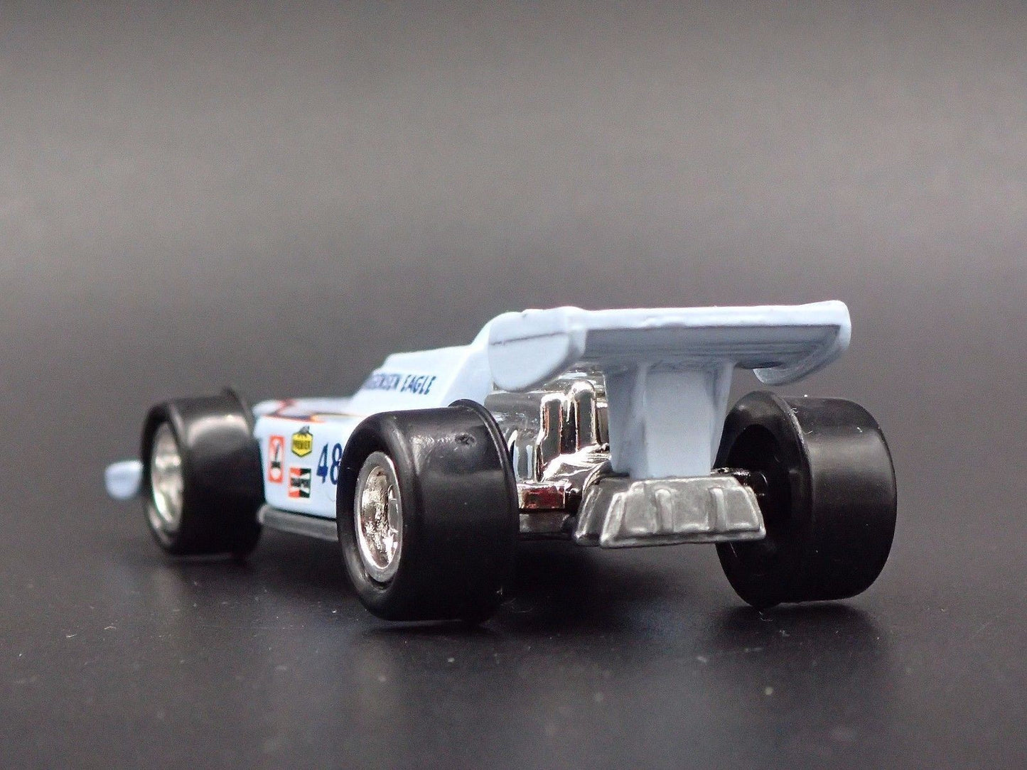 1975 75 INDIANAPOLIS 500 CHAMPION BOBBY UNSER RACE CAR 1:64 DIECAST MODEL CAR