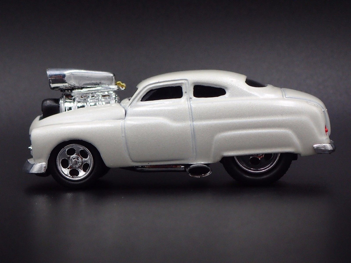 1949 49 MERCURY COUPE W/ BLOWER WHITE 1:64 SCALE DIORAMA DIECAST MODEL CAR