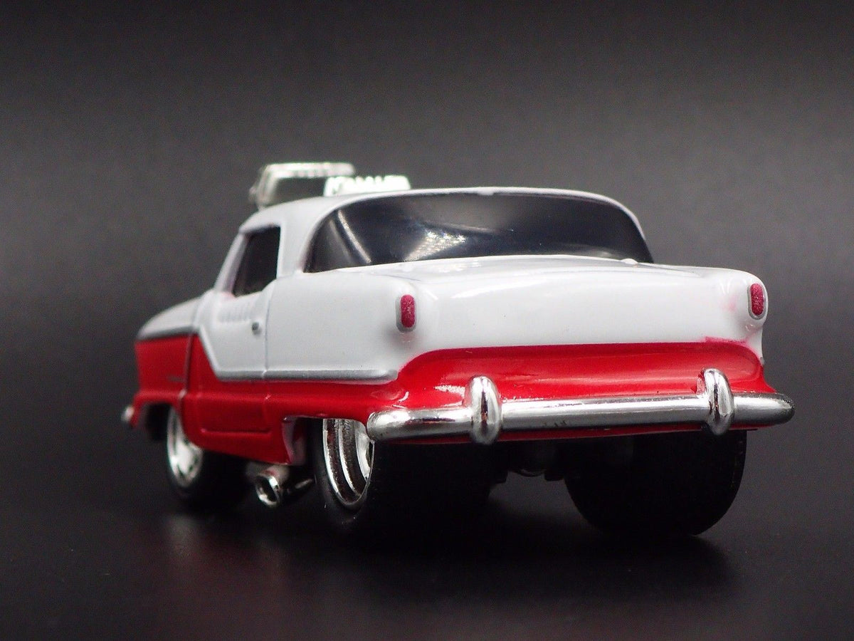1954 AMC NASH METROPOLITAN RARE 1:64 SCALE COLLECTIBLE DIORAMA DIECAST MODEL CAR-Burning Rubber Toy Company
