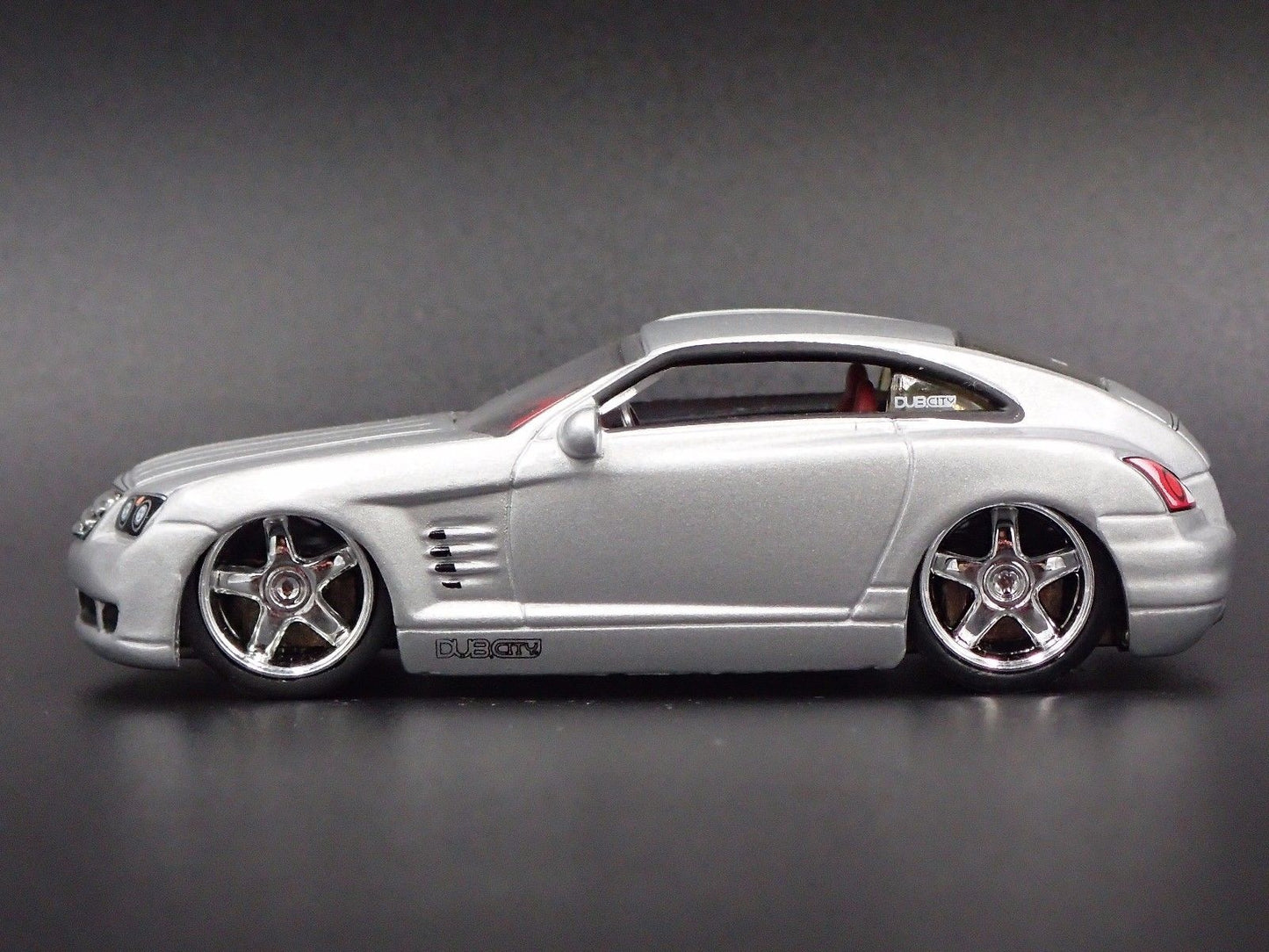 2004-2008 CHYSLER CROSSFIRE SILVER RARE 1:64 SCALE COLLECTIBLE DIORAMA DIECAST MODEL CAR