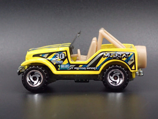1986-1995 JEEP WRANGLER CJ7 YJ 1:64 SCALE COLLECTIBLE DIORAMA DIECAST MODEL CAR