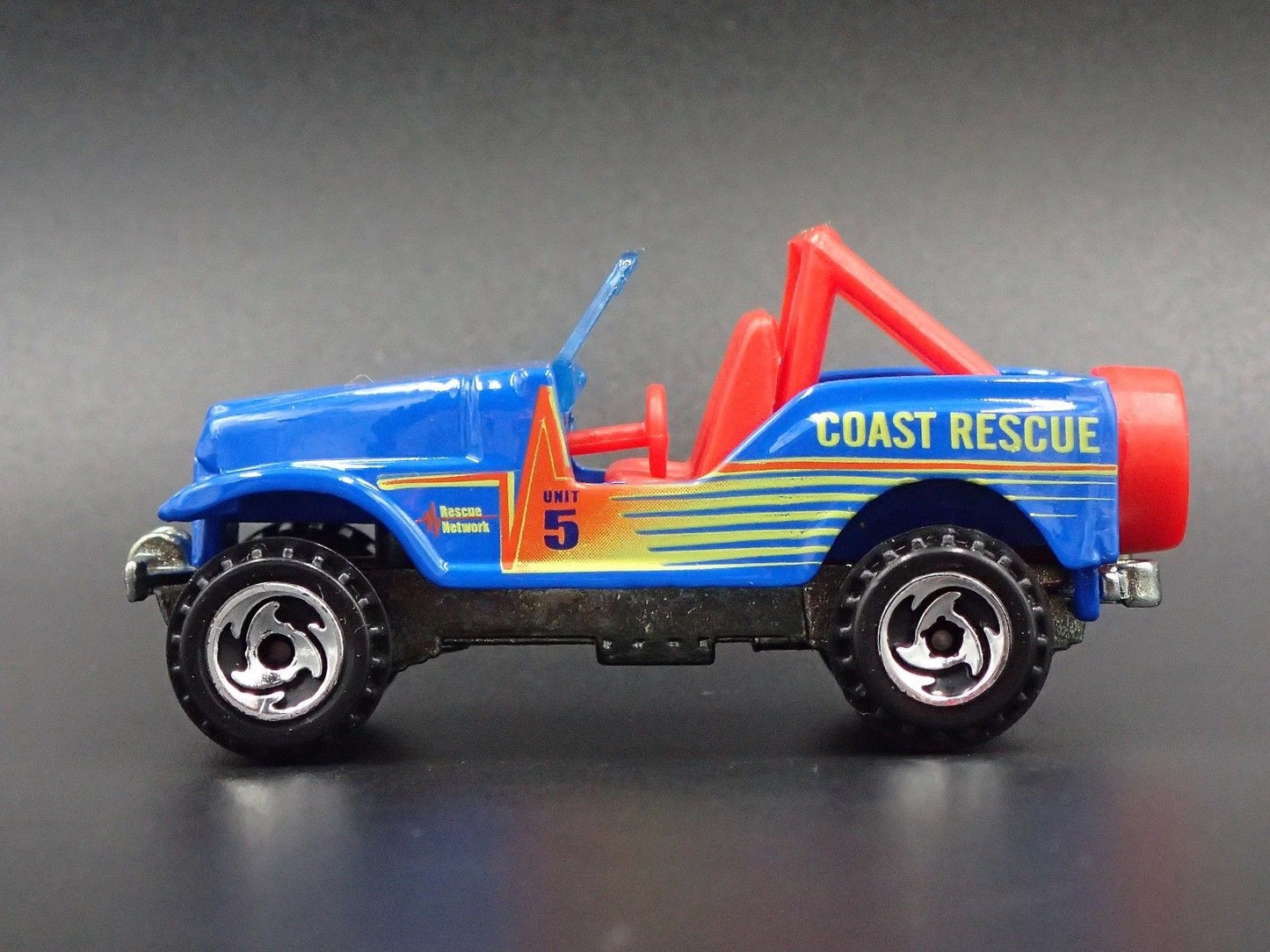 1986-1995 JEEP WRANGLER CJ7 YJ COAST RESCUE 1:64 SCALE DIORAMA DIECAST MODEL CAR