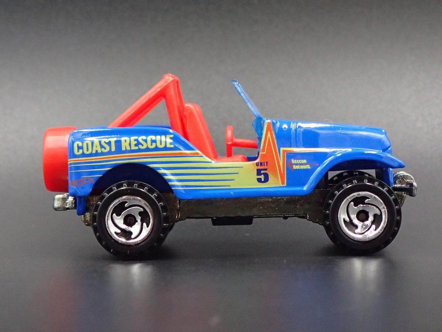 1986-1995 JEEP WRANGLER CJ7 YJ COAST RESCUE 1:64 SCALE DIORAMA DIECAST MODEL CAR