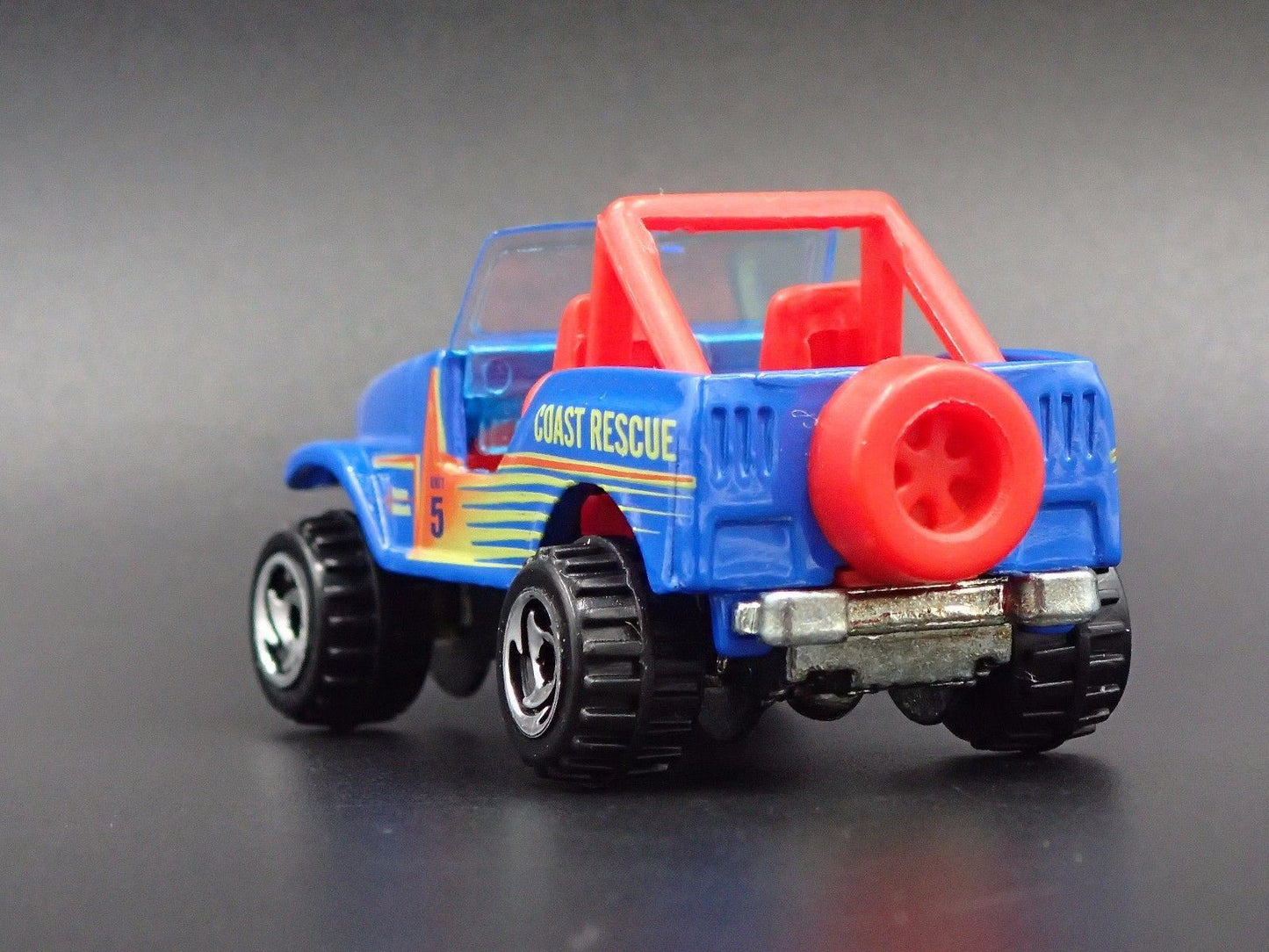 1986-1995 JEEP WRANGLER CJ7 YJ COAST RESCUE 1:64 SCALE DIORAMA DIECAST MODEL CAR