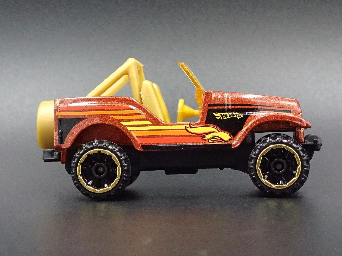 1986-1995 JEEP WRANGLER CJ7 YJ 1:64 SCALE COLLECTIBLE DIORAMA DIECAST MODEL CAR