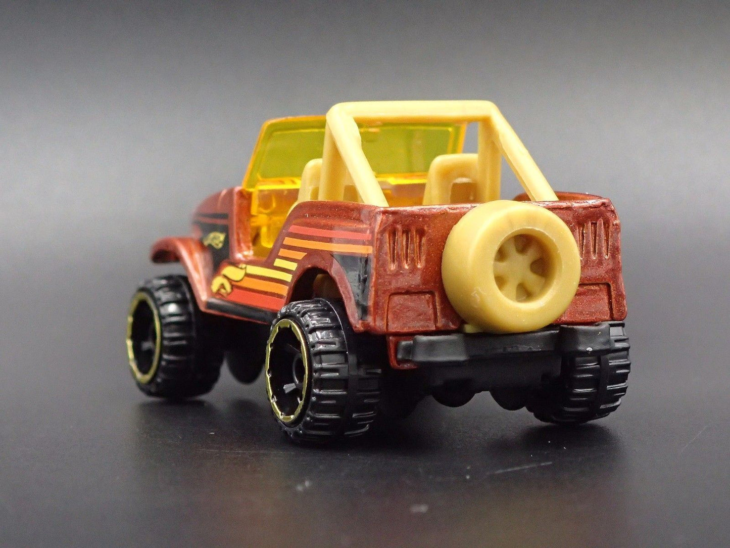 1986-1995 JEEP WRANGLER CJ7 YJ 1:64 SCALE COLLECTIBLE DIORAMA DIECAST MODEL CAR