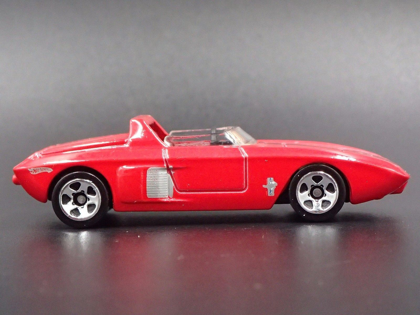 1962 62 FORD MUSTANG CONCEPT 1:64 SCALE COLLECTIBLE DIORAMA DIECAST MODEL CAR