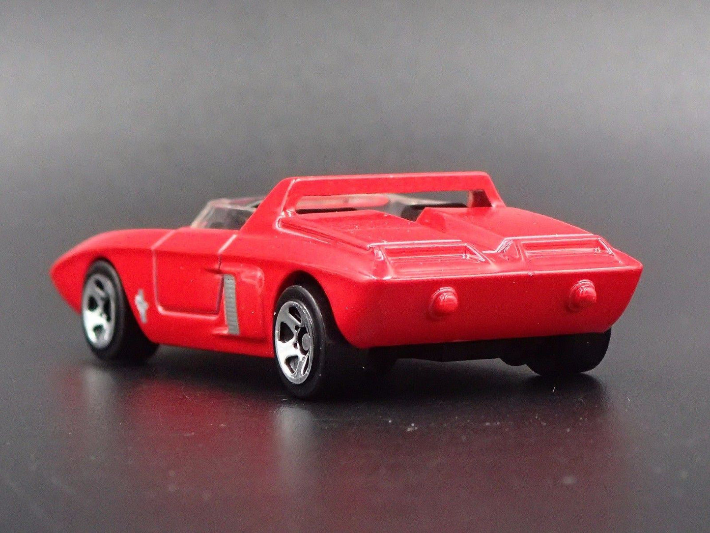 1962 62 FORD MUSTANG CONCEPT 1:64 SCALE COLLECTIBLE DIORAMA DIECAST MODEL CAR