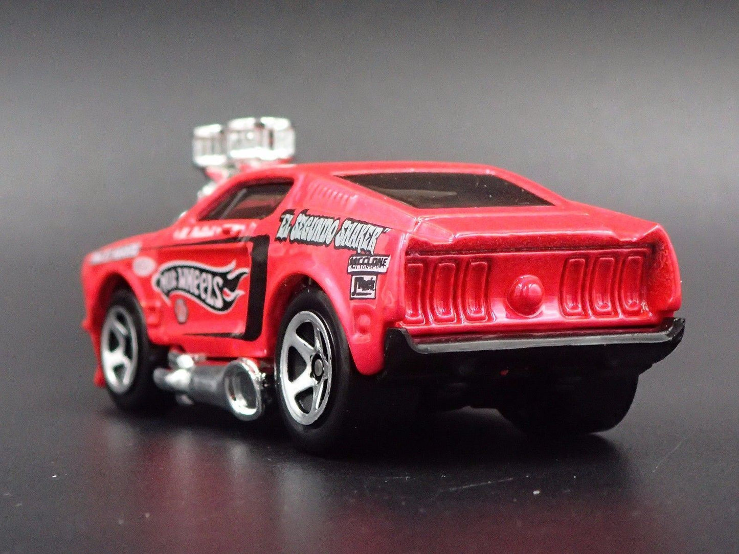 1968 68 FORD MUSTANG FASTBACK BLOWN ENGINE 1:64 SCALE DIORAMA DIECAST MODEL CAR