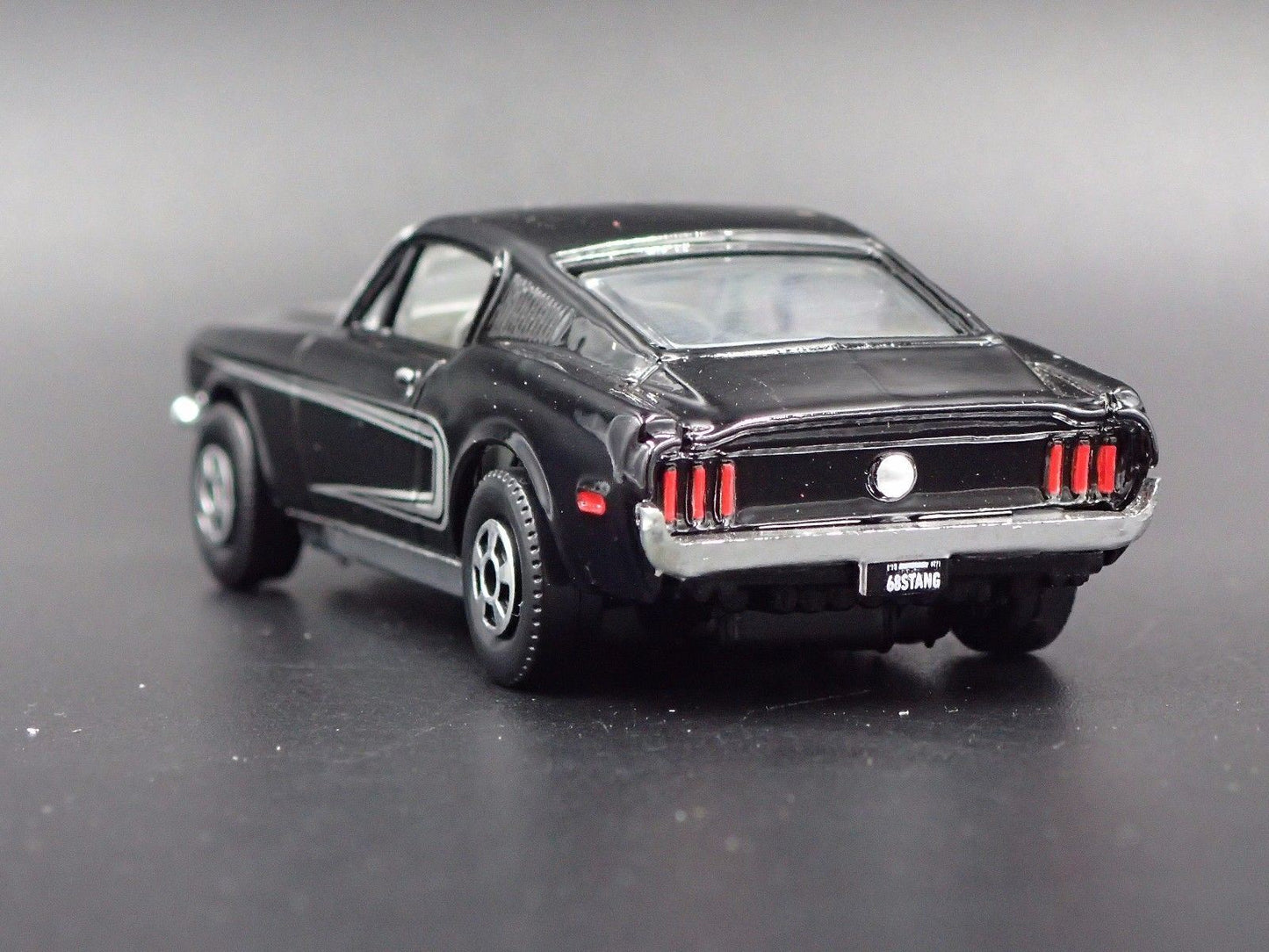 1968 68 FORD MUSTANG COBRA JET 428 BLACK 1:64 SCALE DIORAMA DIECAST MODEL CAR