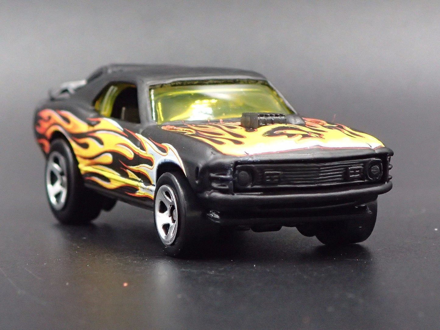 1970 70 FORD MUSTANG MACH 1 FASTBACK BLACK 1:64 SCALE DIORAMA DIECAST MODEL CAR