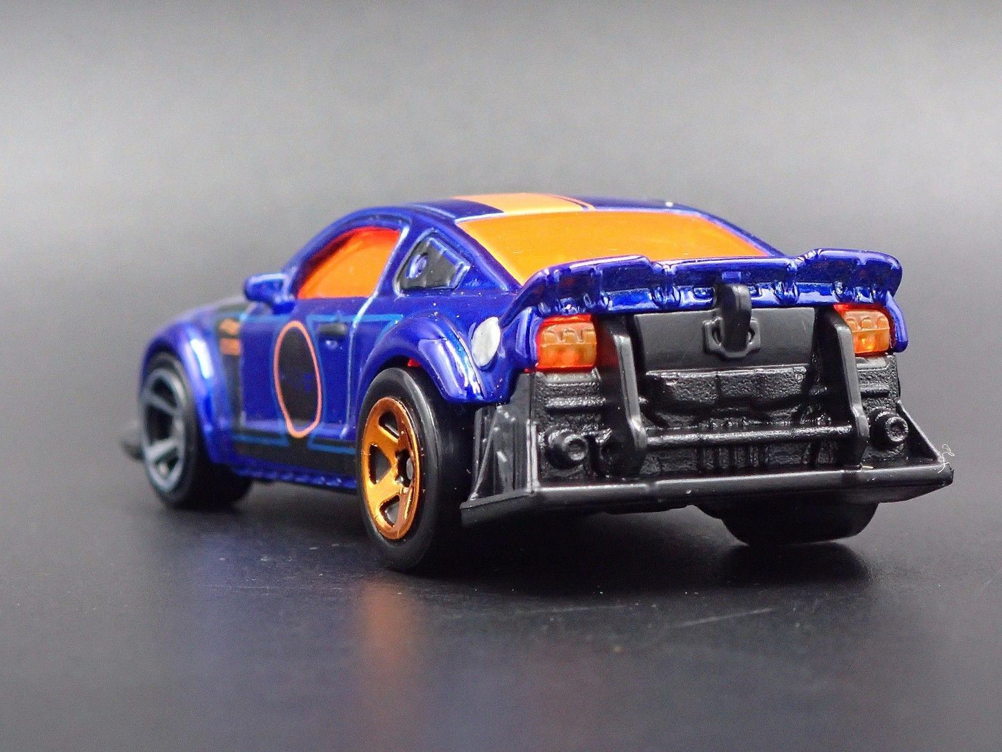 2005- 2009 FORD MUSTANG GT BLUE RARE 1:64 SCALE COLLECTIBLE DIECAST MODEL CAR