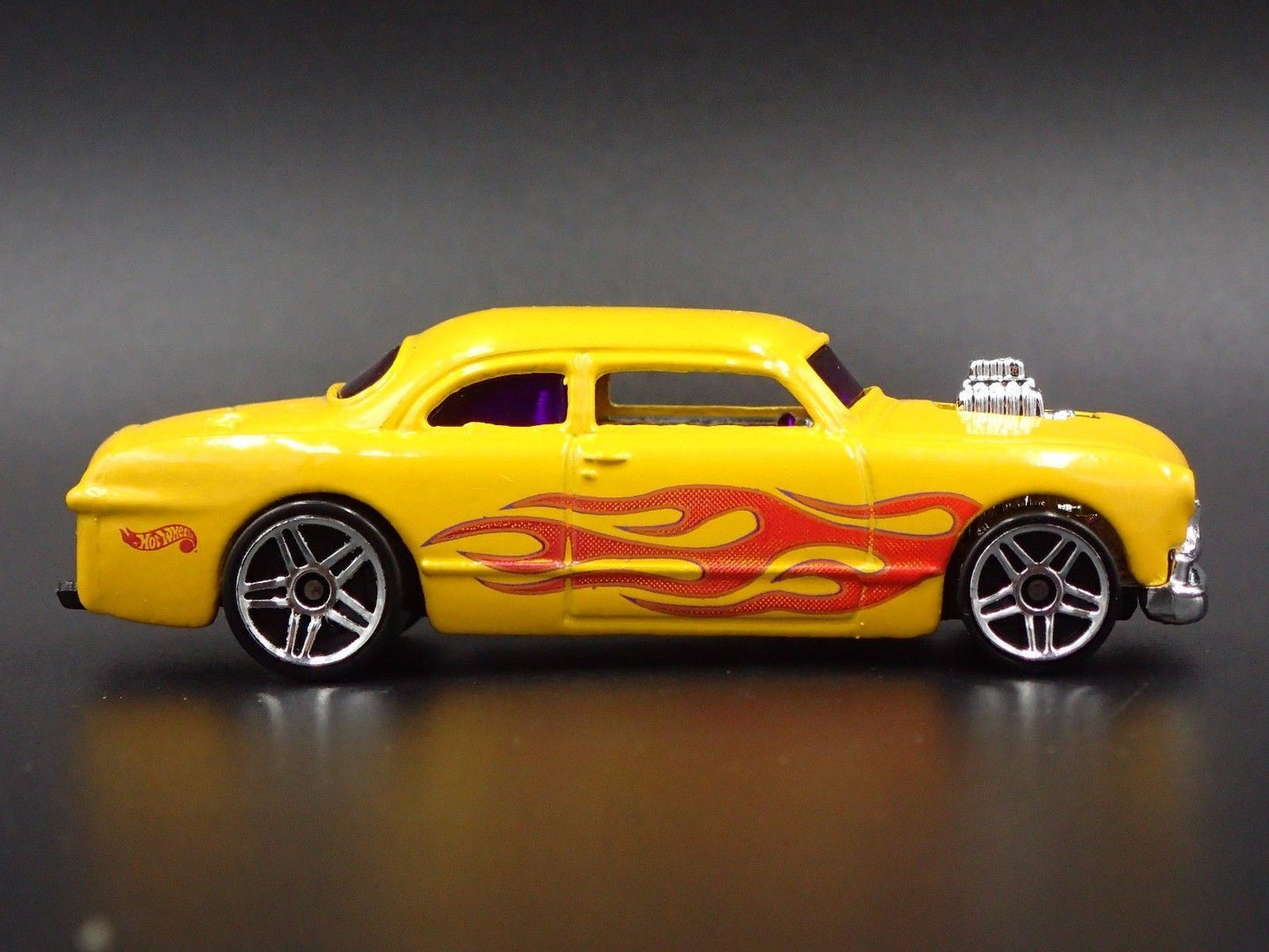 1949-1951 FORD SHOE BOX CLUB COUPE 1:64 SCALE LIMITED DIORAMA DIECAST MODEL CAR