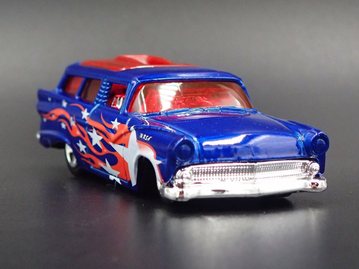 1955 / 1957 FORD RANCH WAGON RARE 1:64 COLLECTIBLE DIORAMA DIECAST MODEL CAR-Burning Rubber Toy Company
